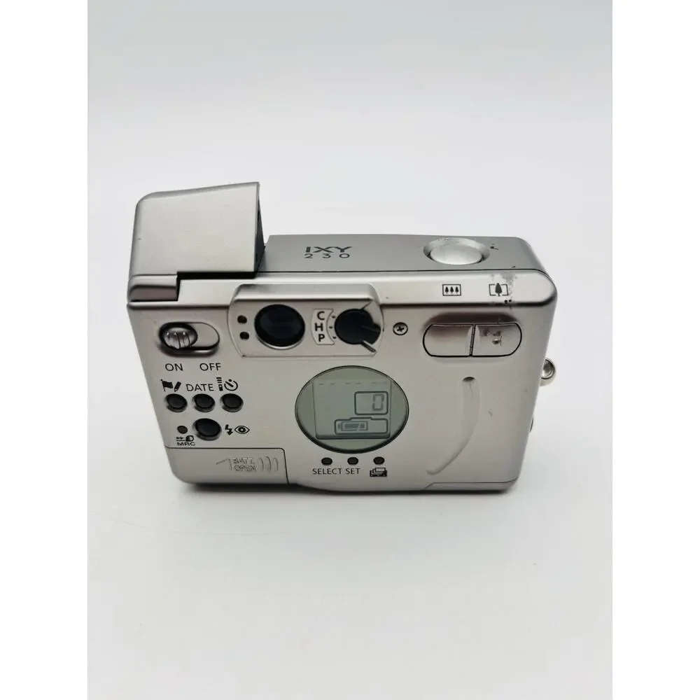 Canon ixy 230